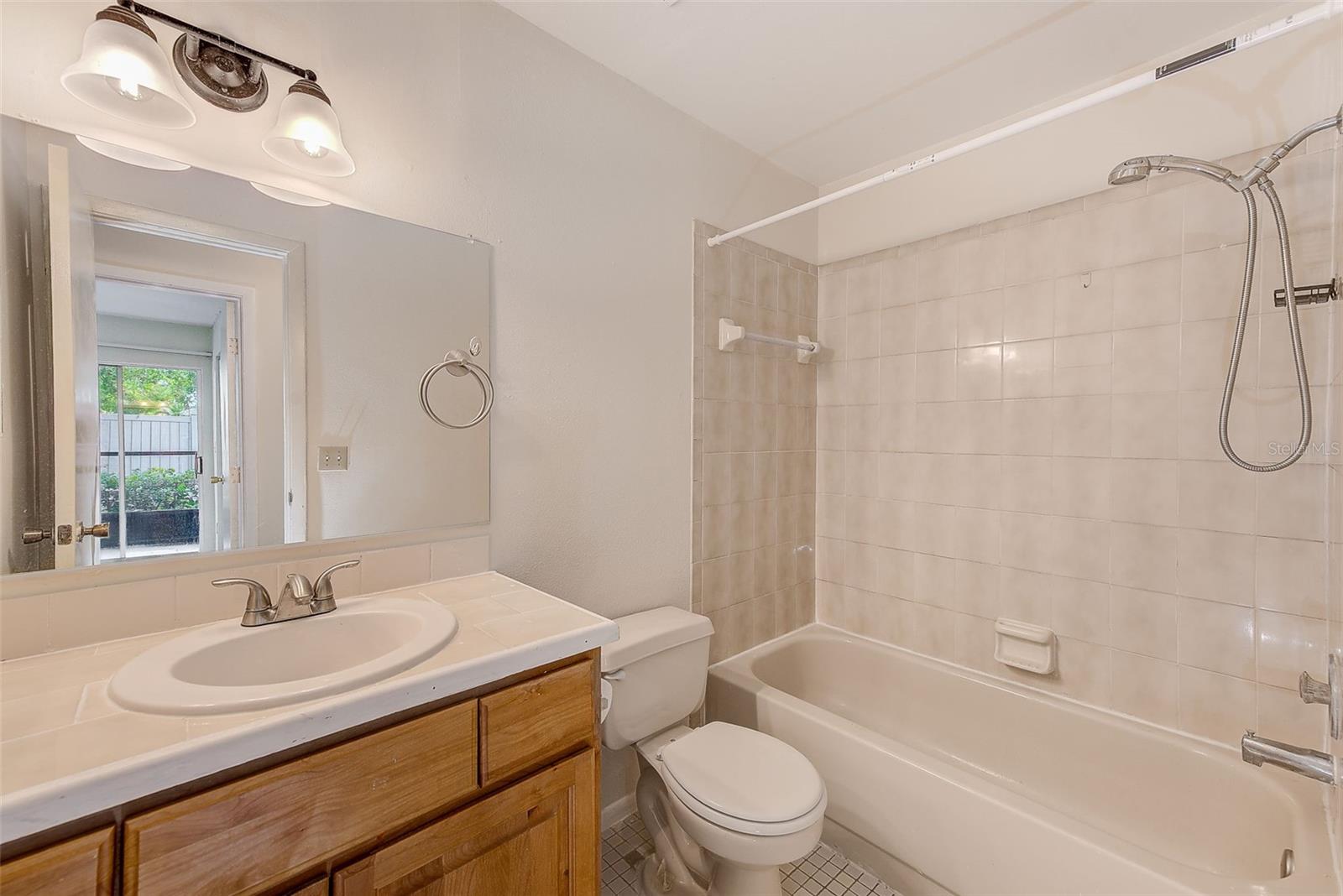 Image 25 of 56 For 1723 Hampton Lane 406