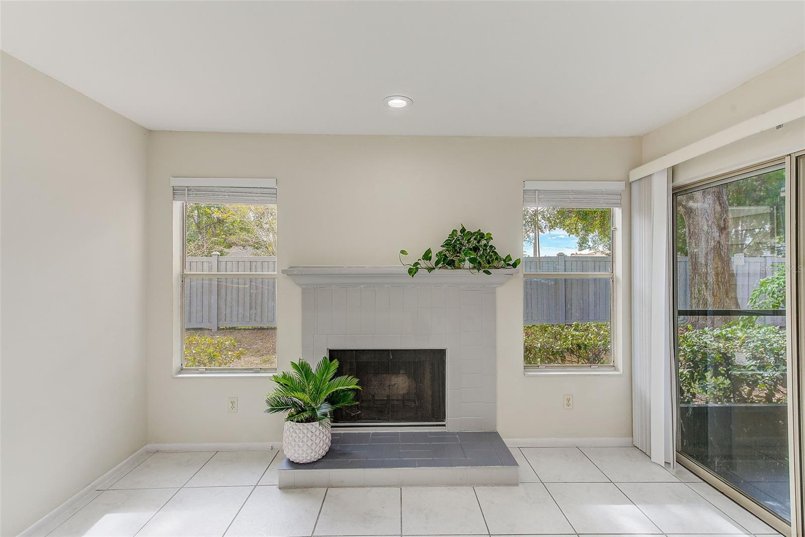 Image 7 of 56 For 1723 Hampton Lane 406