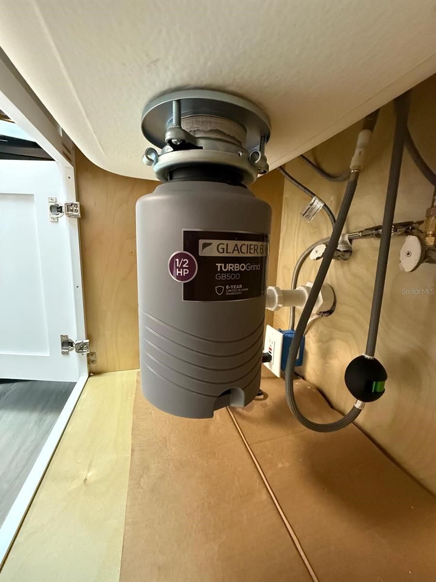 Image 10 of 39 For 6125 Chesham Drive 1