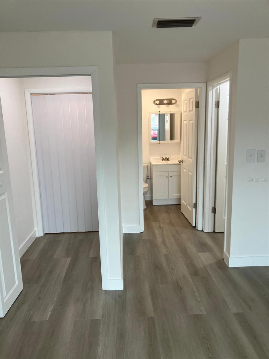 Image 25 of 39 For 6125 Chesham Drive 1