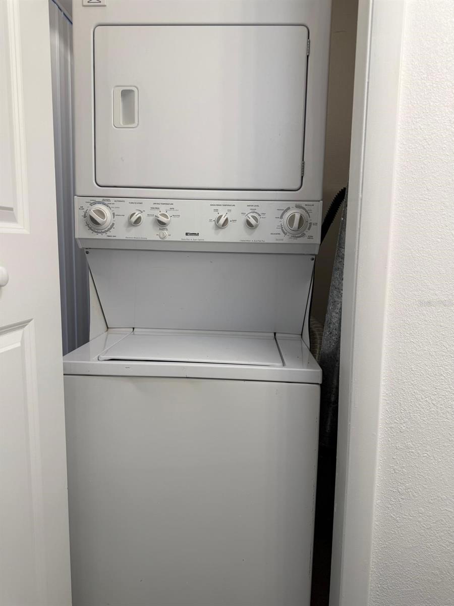 Image 29 of 39 For 6125 Chesham Drive 1