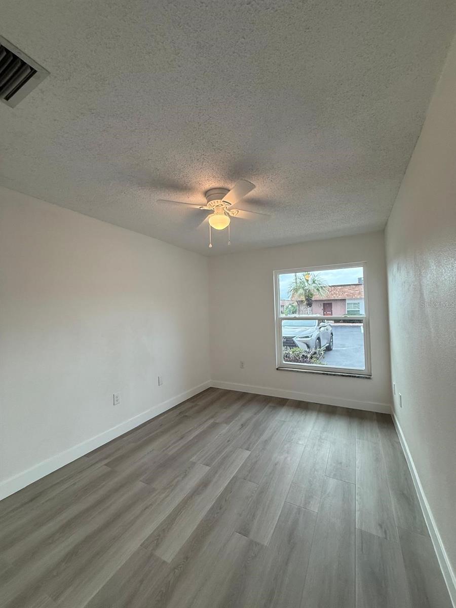 Image 32 of 39 For 6125 Chesham Drive 1