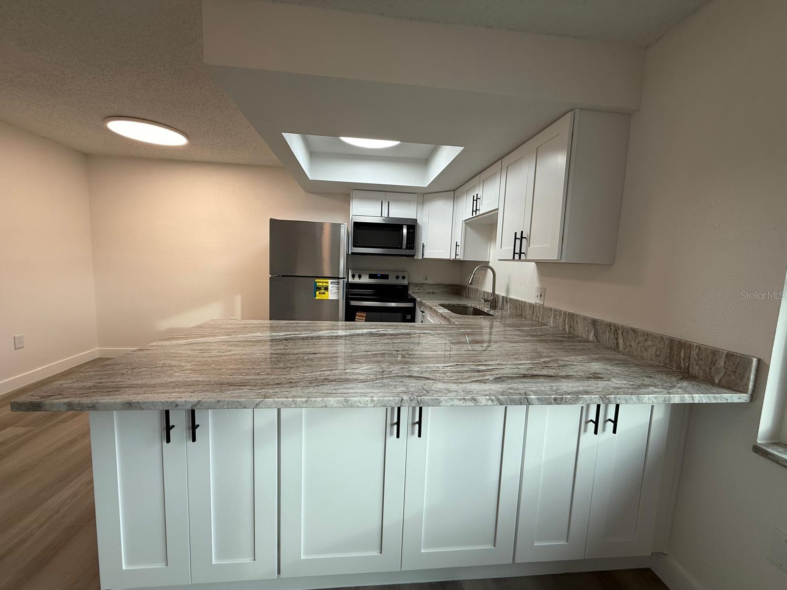 Image 5 of 39 For 6125 Chesham Drive 1