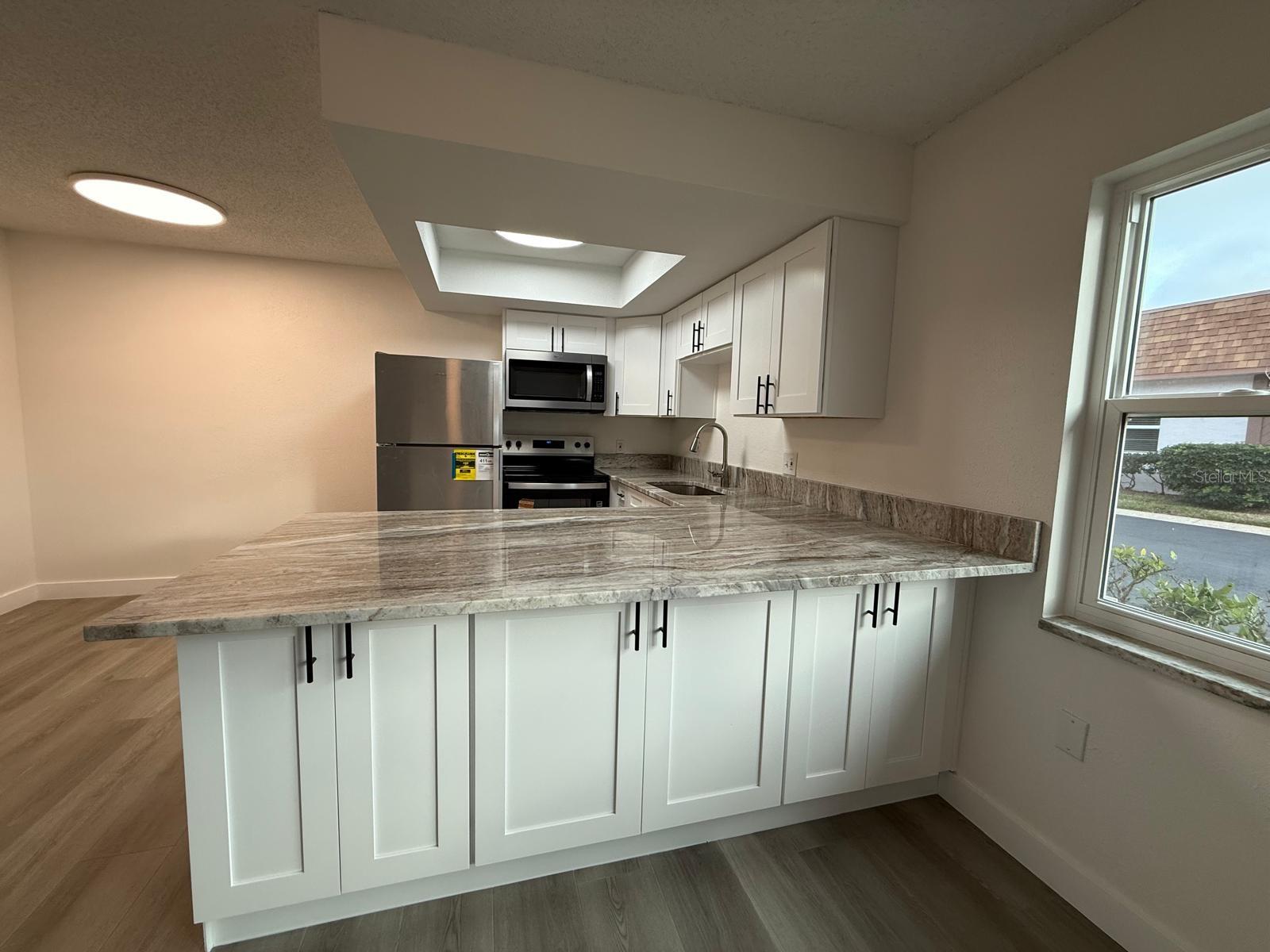 Image 8 of 39 For 6125 Chesham Drive 1