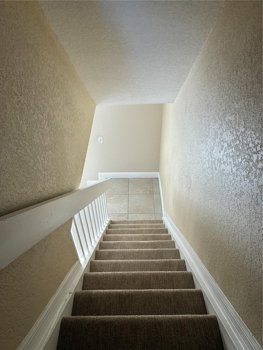 Image 11 of 25 For 16513 Lake Brigadoon Cir