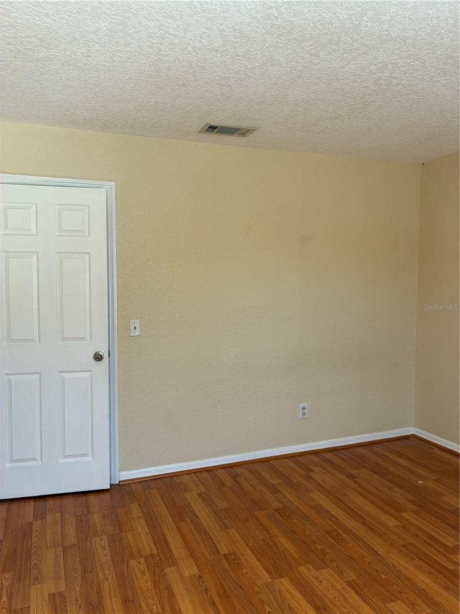 Image 21 of 25 For 16513 Lake Brigadoon Cir