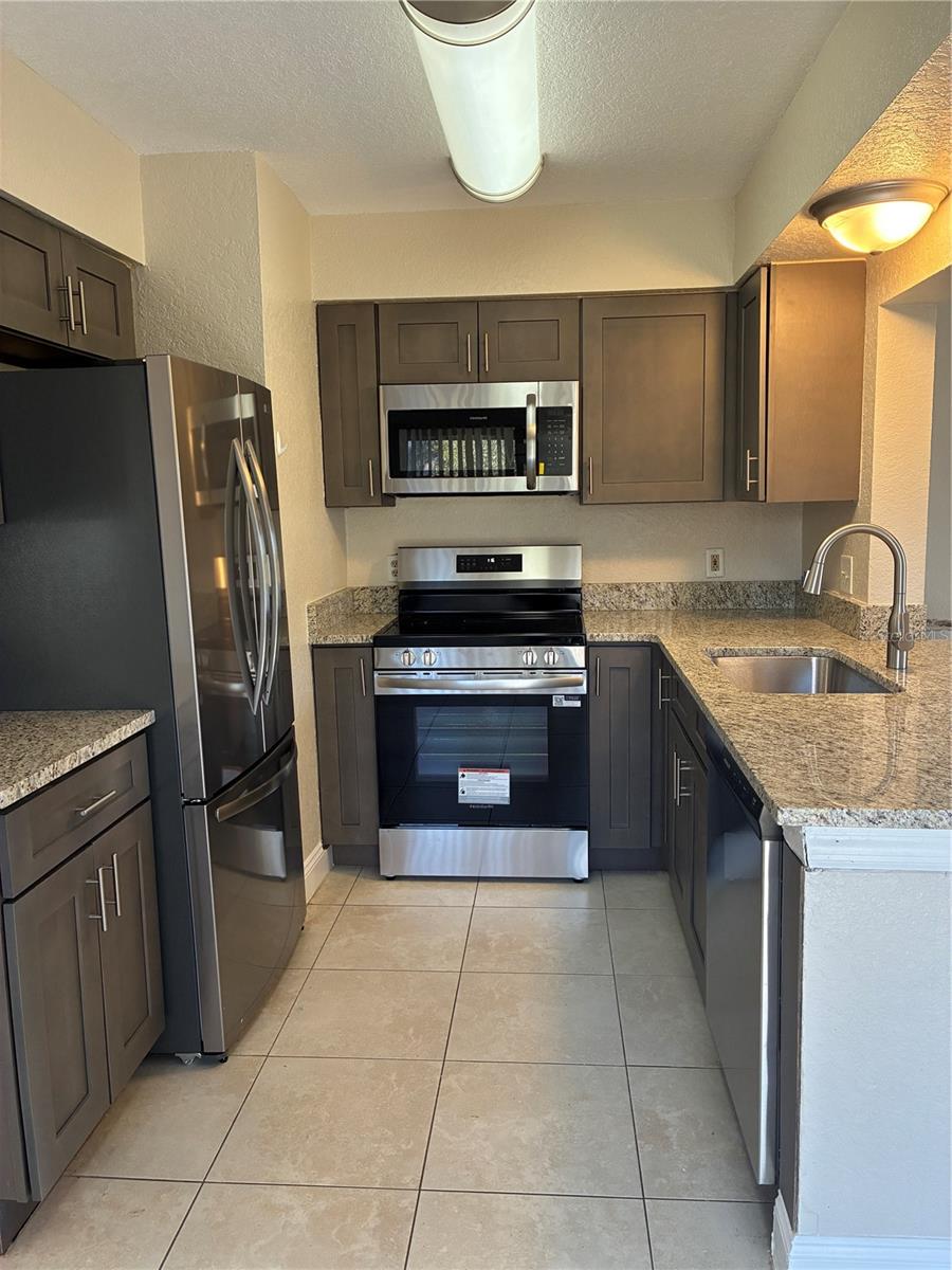 Image 4 of 25 For 16513 Lake Brigadoon Cir