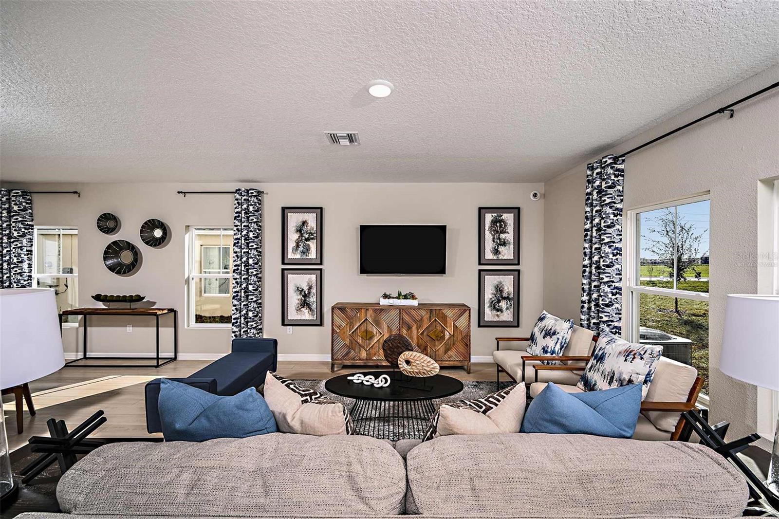 Image 7 of 22 For 9186 Shadow Valley Lane