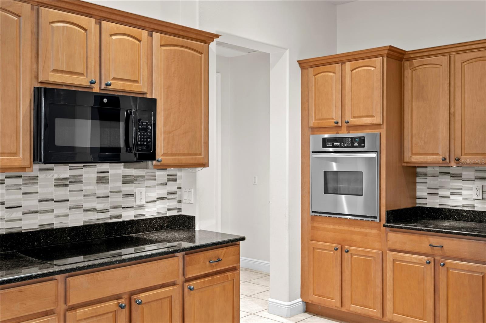 Image 22 of 51 For 1220 Royal Palm Drive S