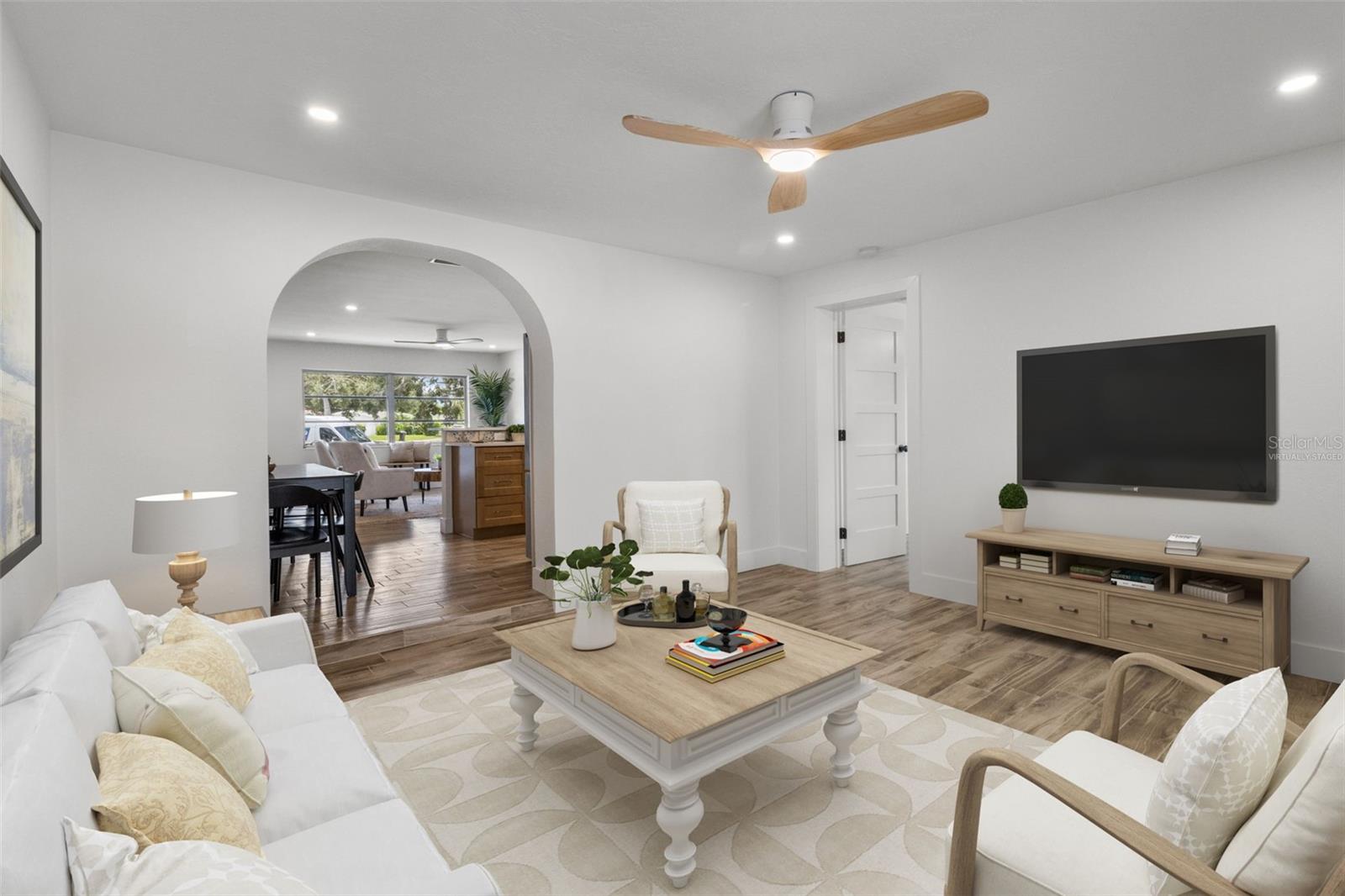 Image 14 of 37 For 3621 Searobin Drive Se