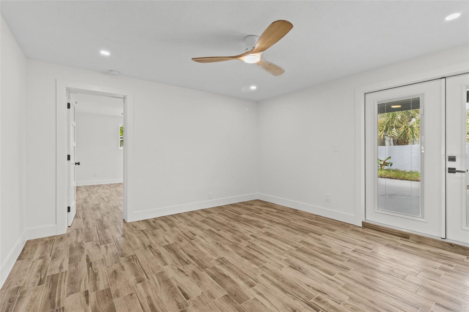 Image 15 of 37 For 3621 Searobin Drive Se