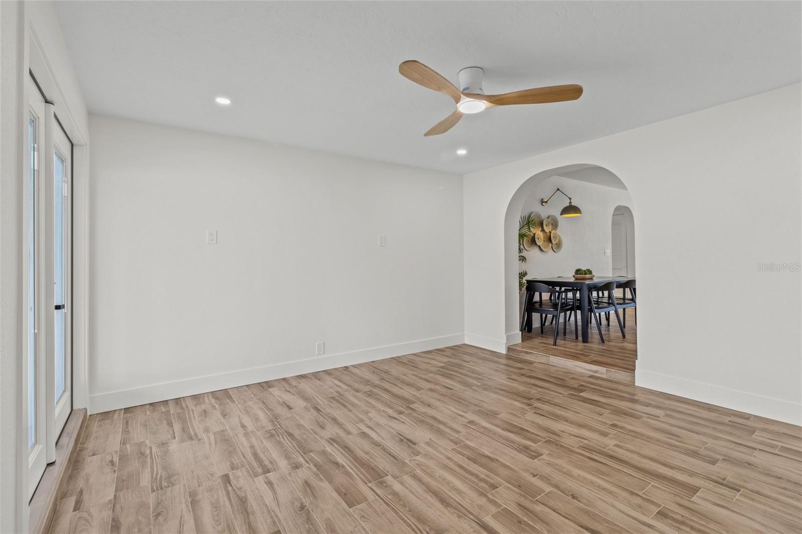 Image 17 of 37 For 3621 Searobin Drive Se