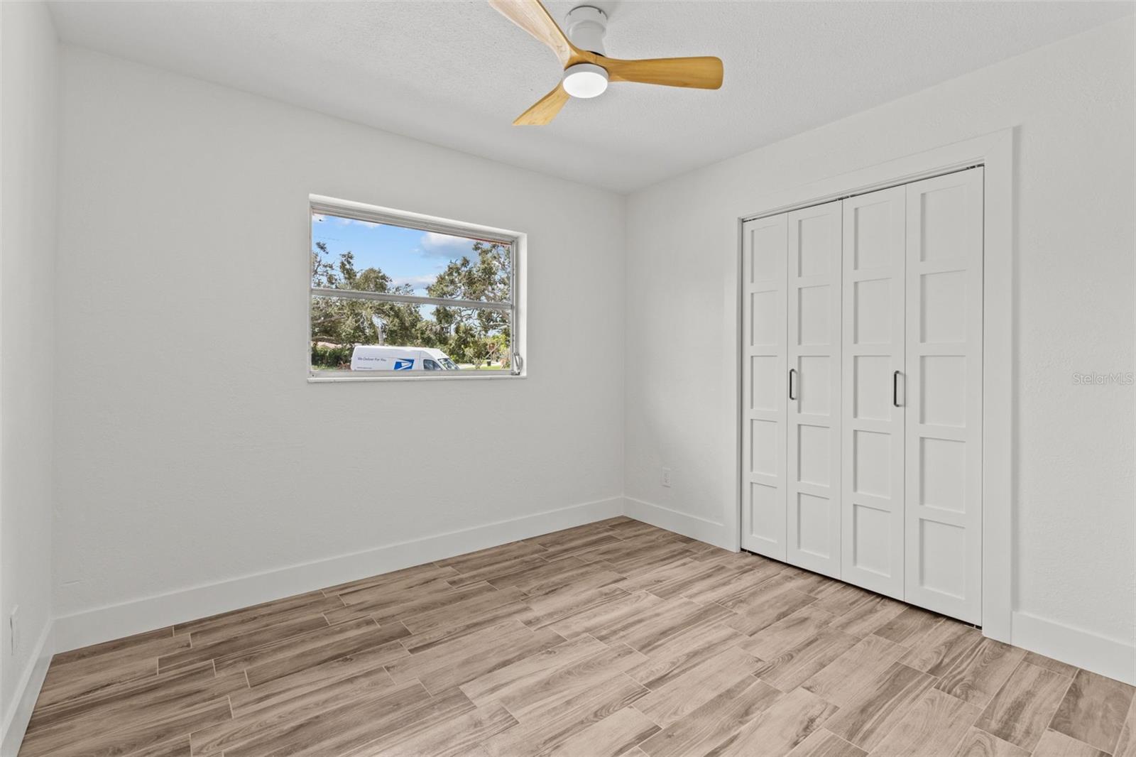 Image 23 of 37 For 3621 Searobin Drive Se