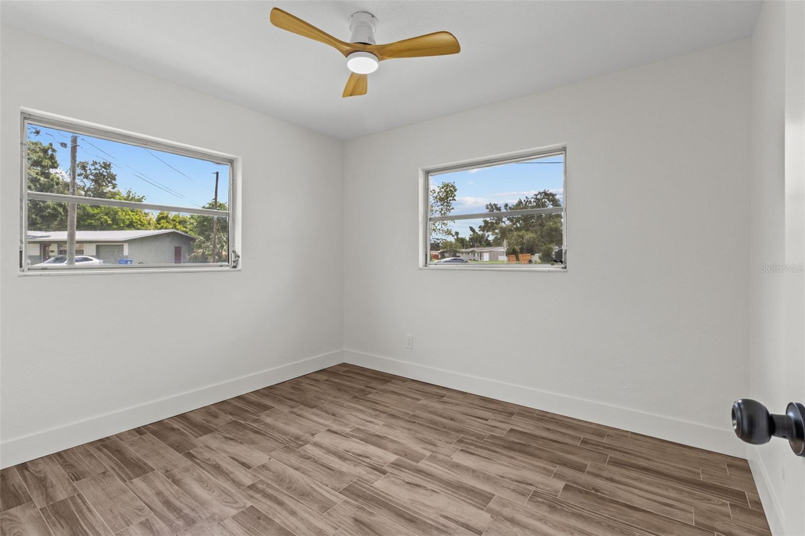 Image 24 of 37 For 3621 Searobin Drive Se