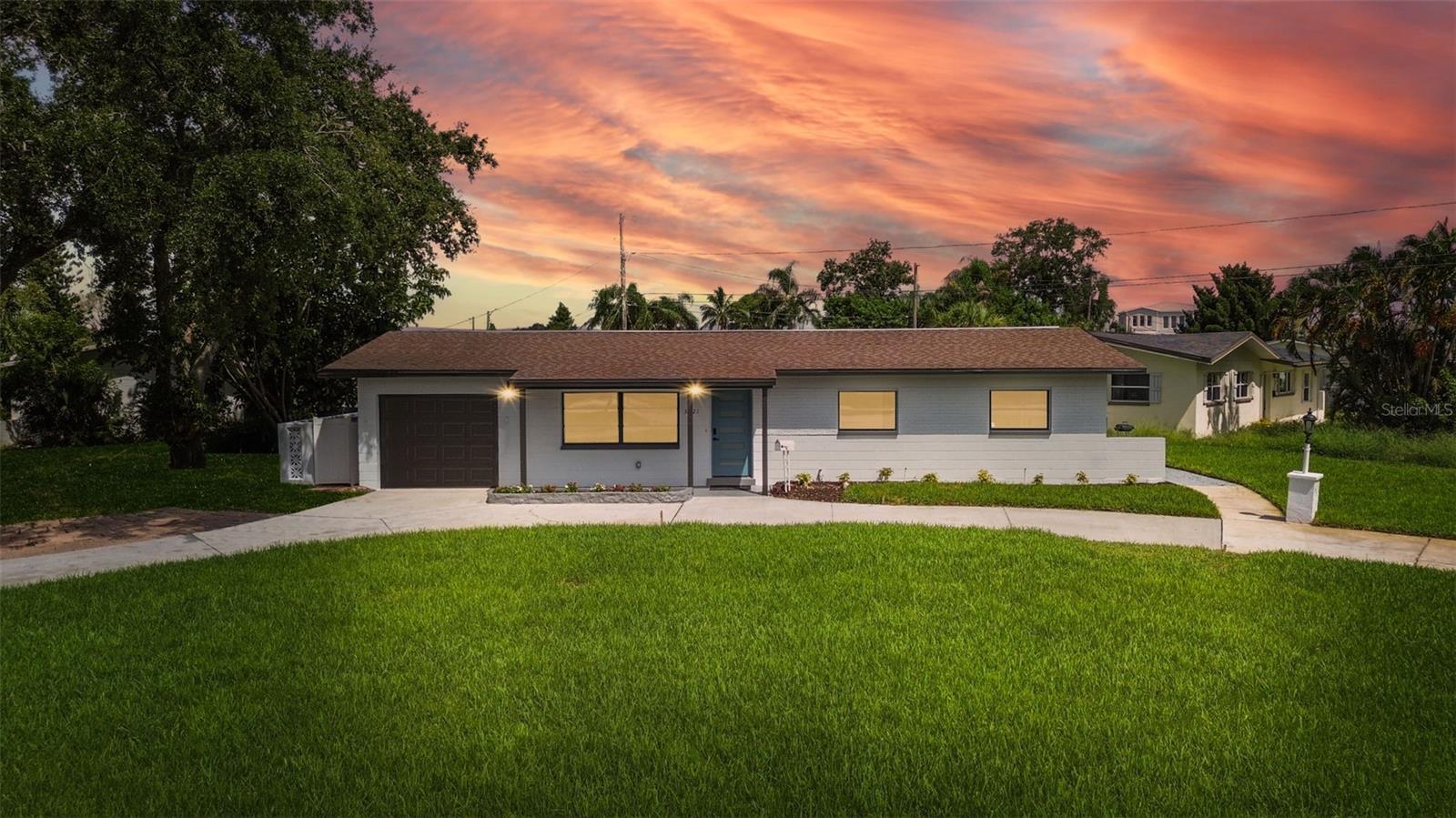 Image 35 of 37 For 3621 Searobin Drive Se