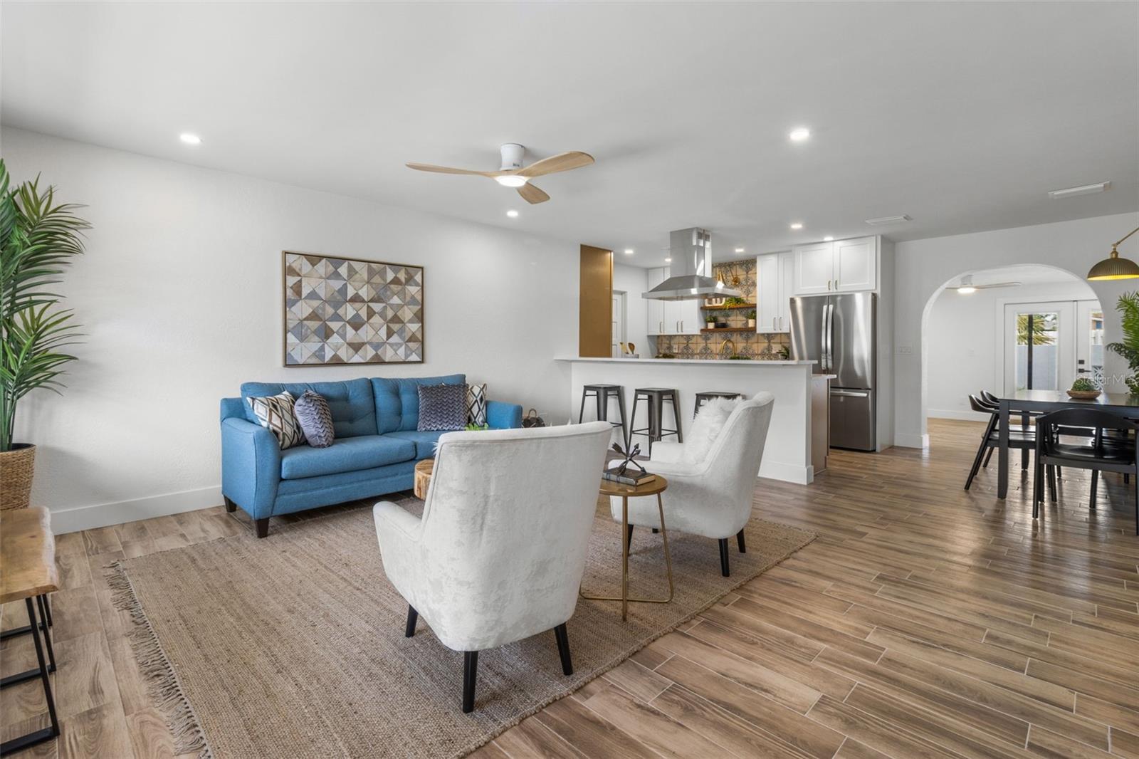 Image 6 of 37 For 3621 Searobin Drive Se