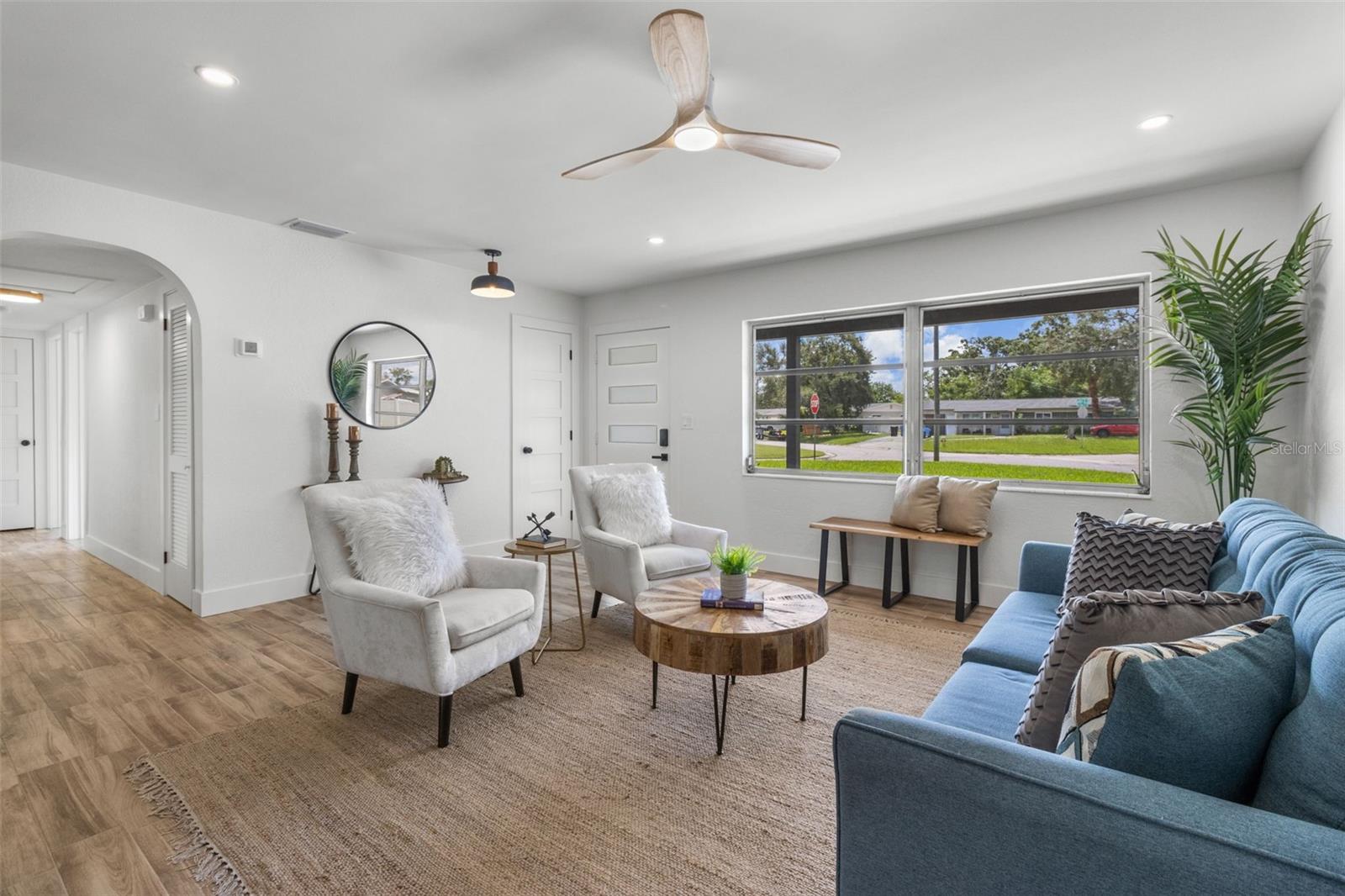 Image 8 of 37 For 3621 Searobin Drive Se