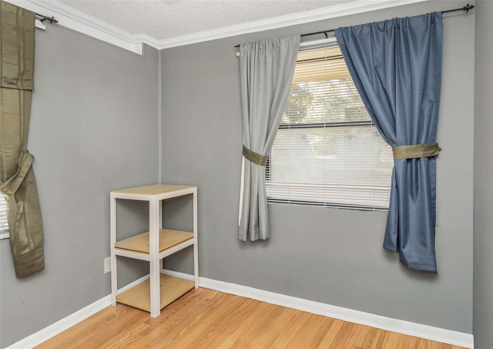 Image 10 of 37 For 17902 Burnside Road