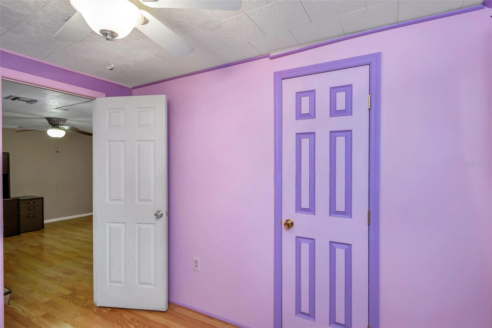 Image 11 of 37 For 17902 Burnside Road