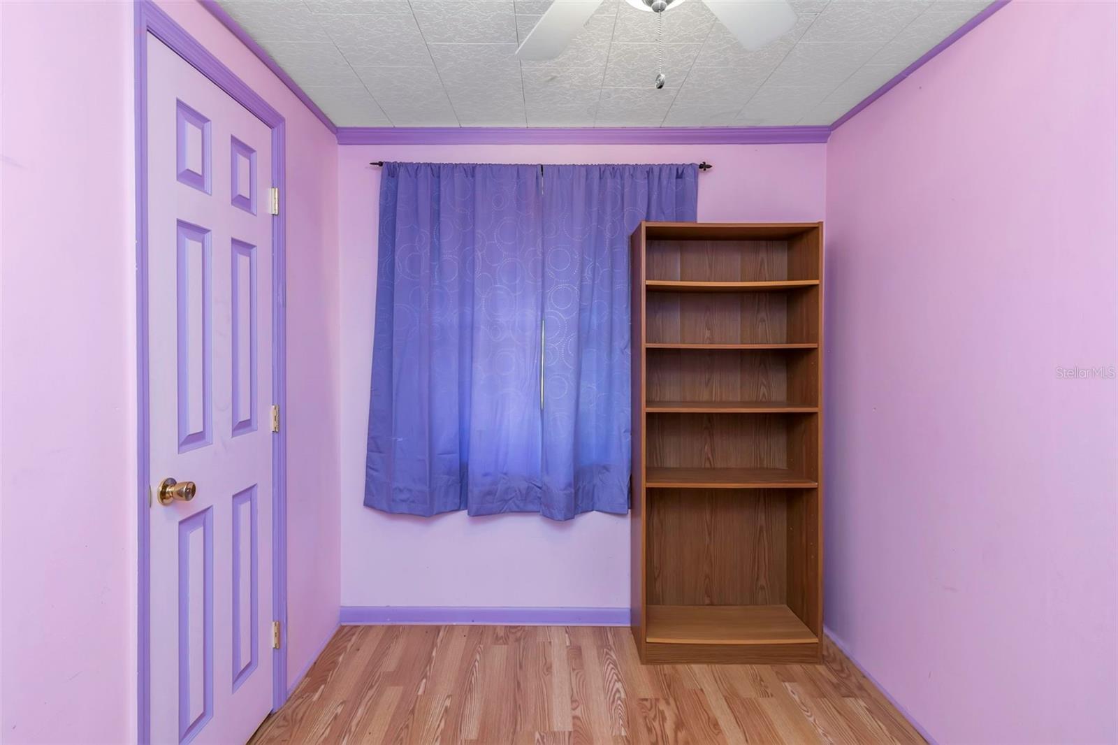 Image 12 of 37 For 17902 Burnside Road