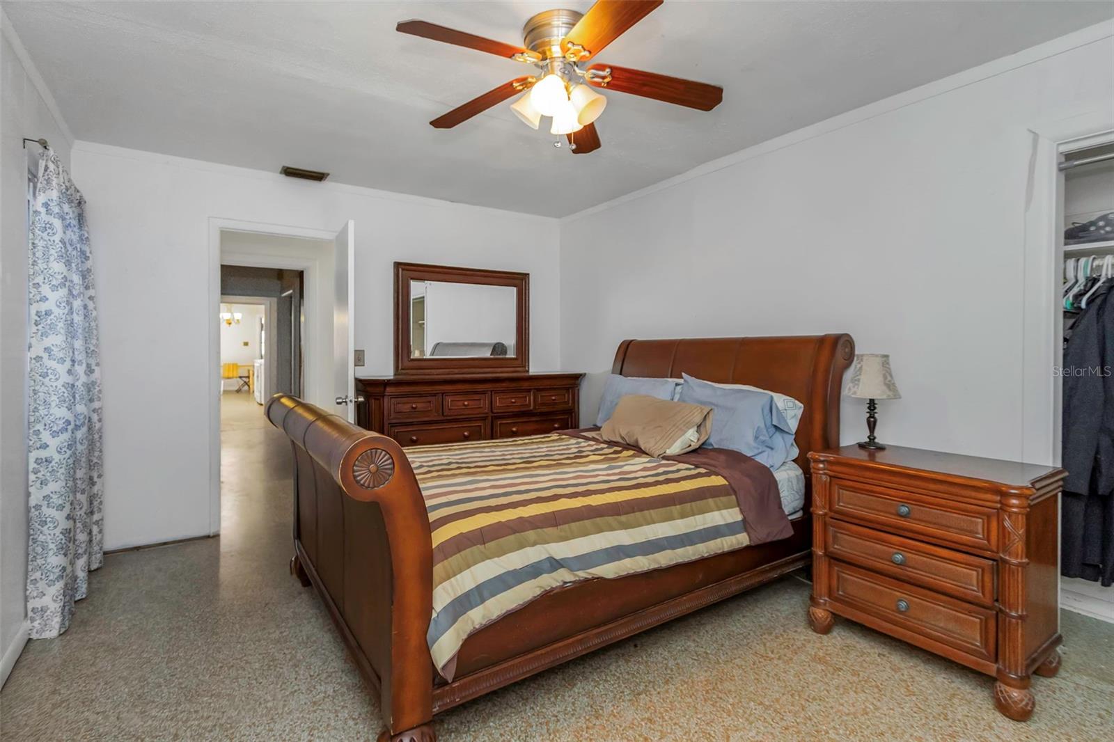 Image 27 of 37 For 17902 Burnside Road