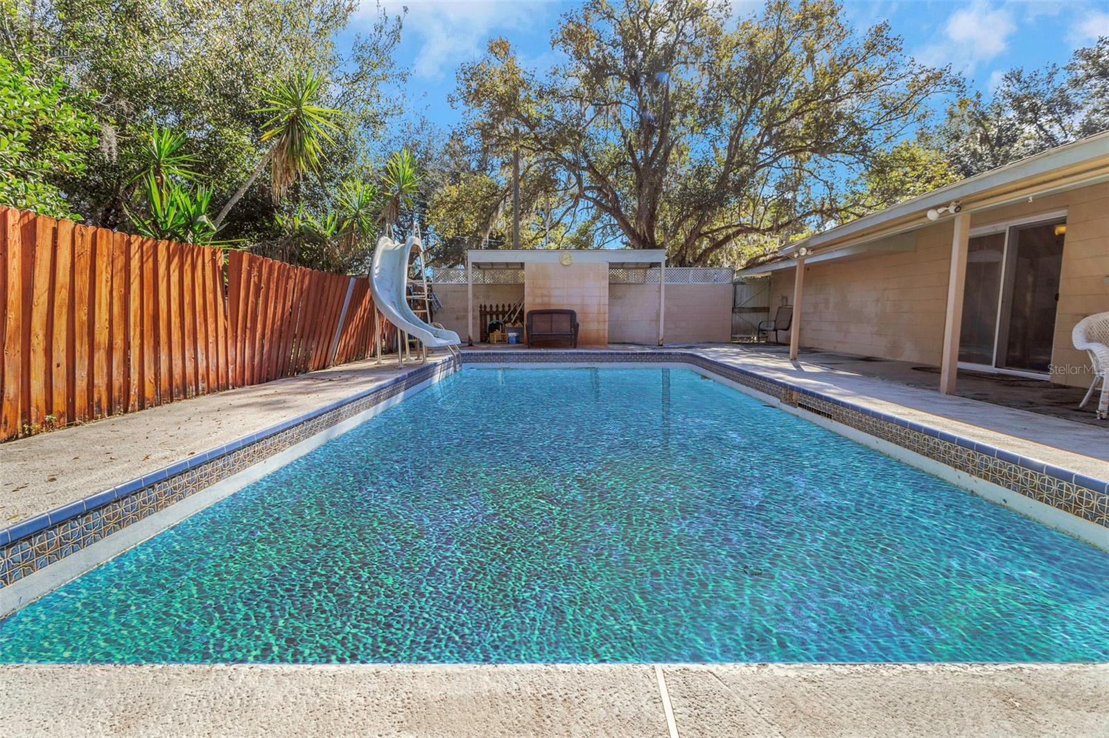 Image 31 of 37 For 17902 Burnside Road