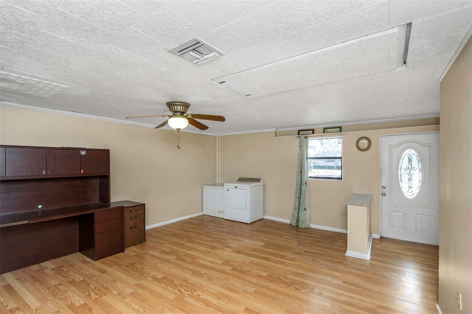 Image 7 of 37 For 17902 Burnside Road