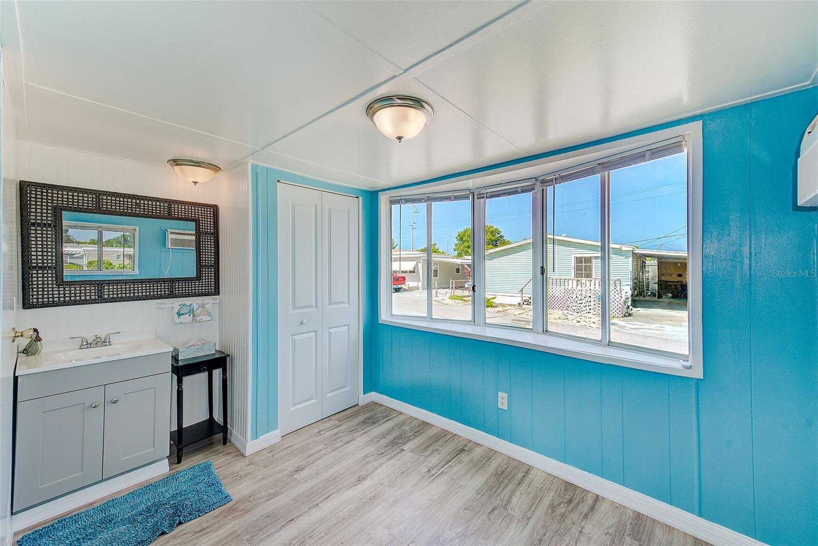 Image 9 of 36 For 6580 Seminole Boulevard 633