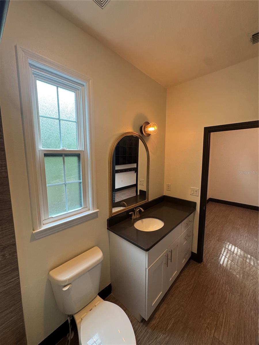 Image 21 of 28 For 331 Trask Street 4