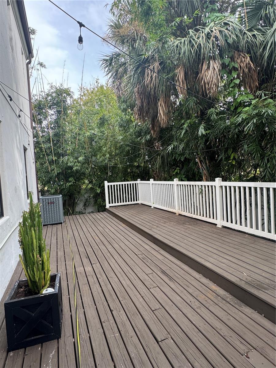 Image 25 of 28 For 331 Trask Street 4