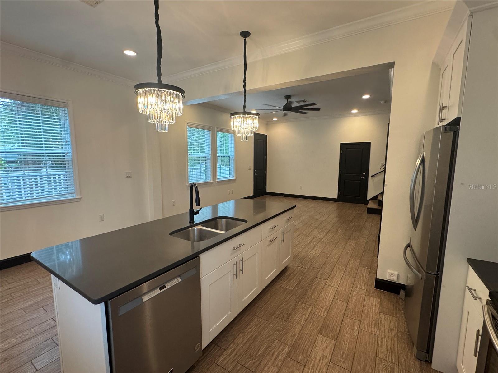 Image 6 of 28 For 331 Trask Street 4