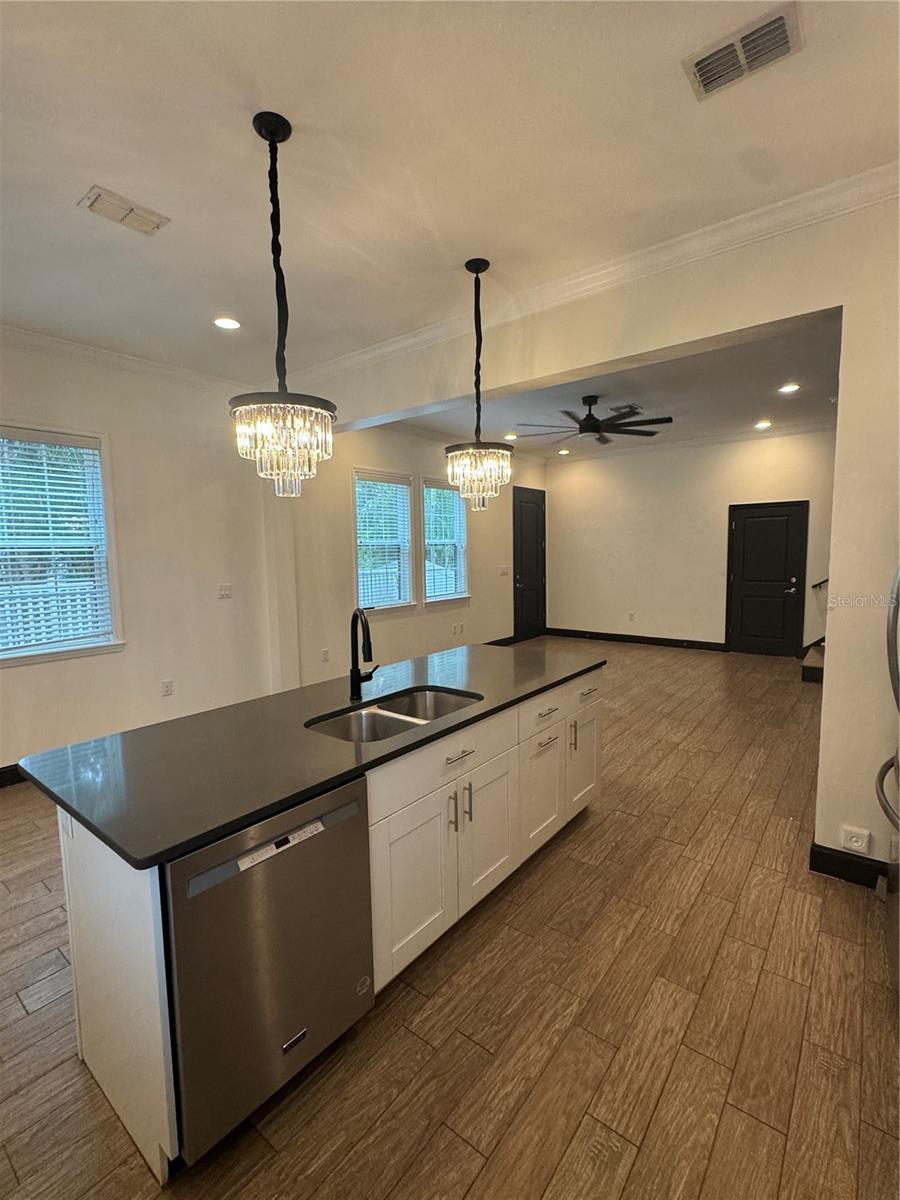 Image 7 of 28 For 331 Trask Street 4