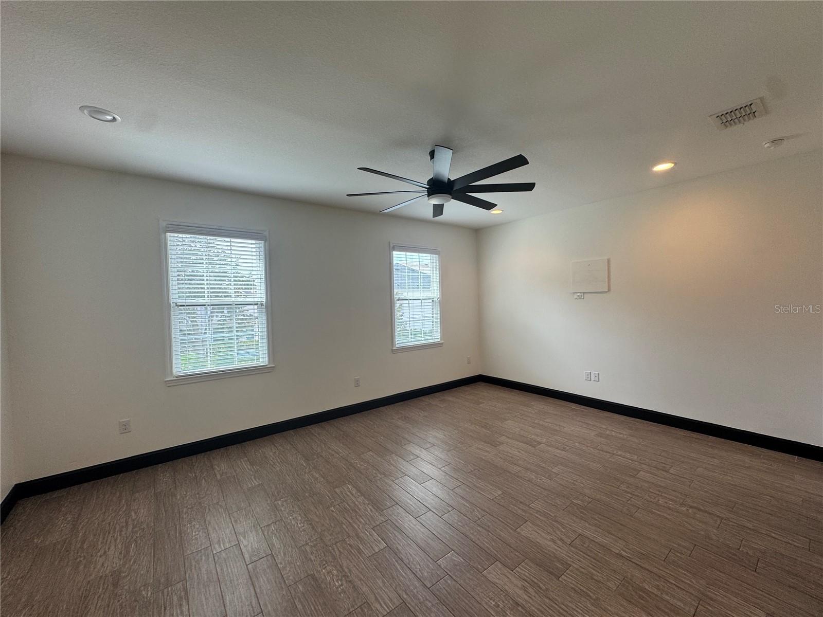 Image 9 of 28 For 331 Trask Street 4