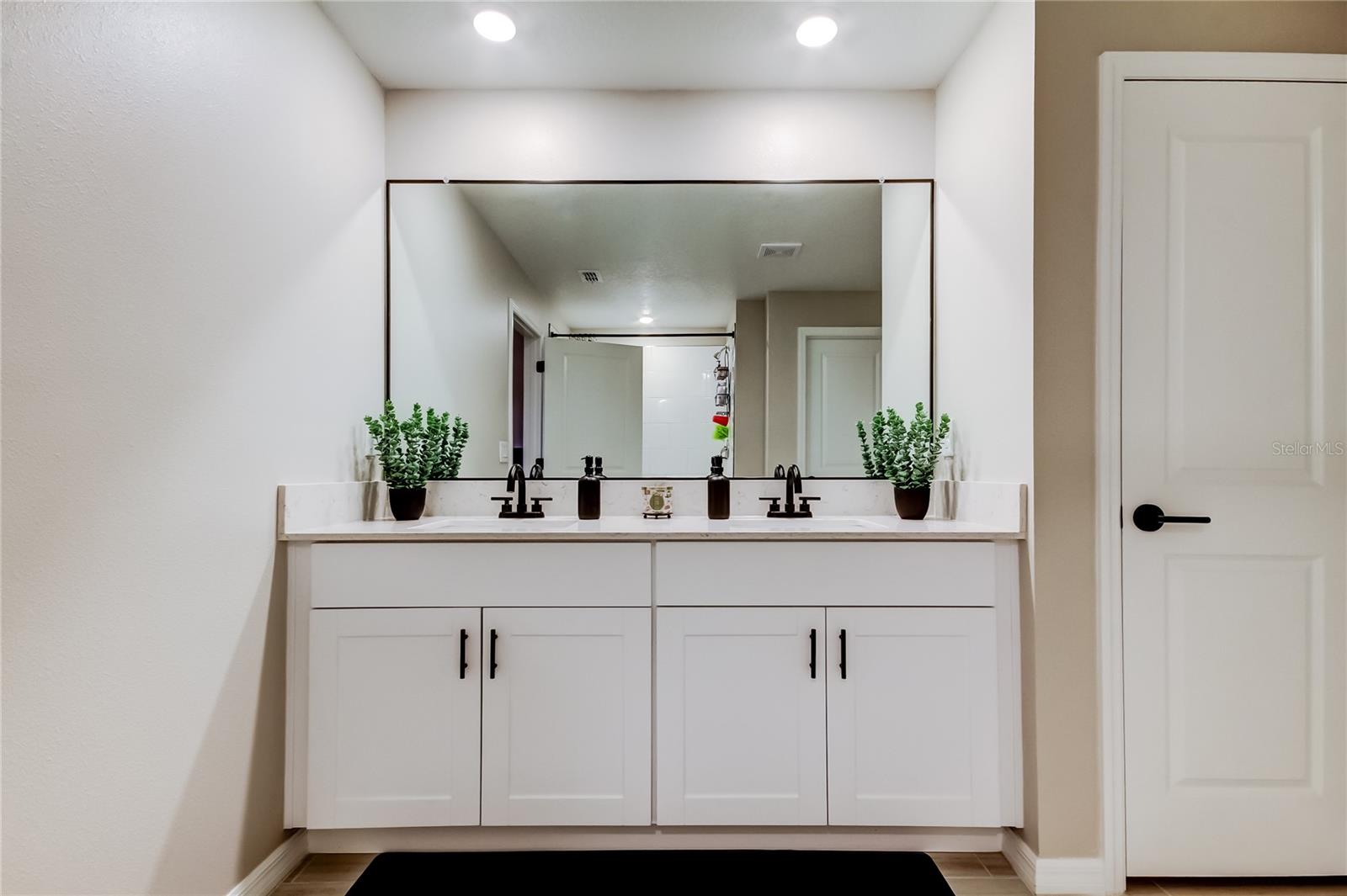 Image 16 of 31 For 11325 Linden Depot Road