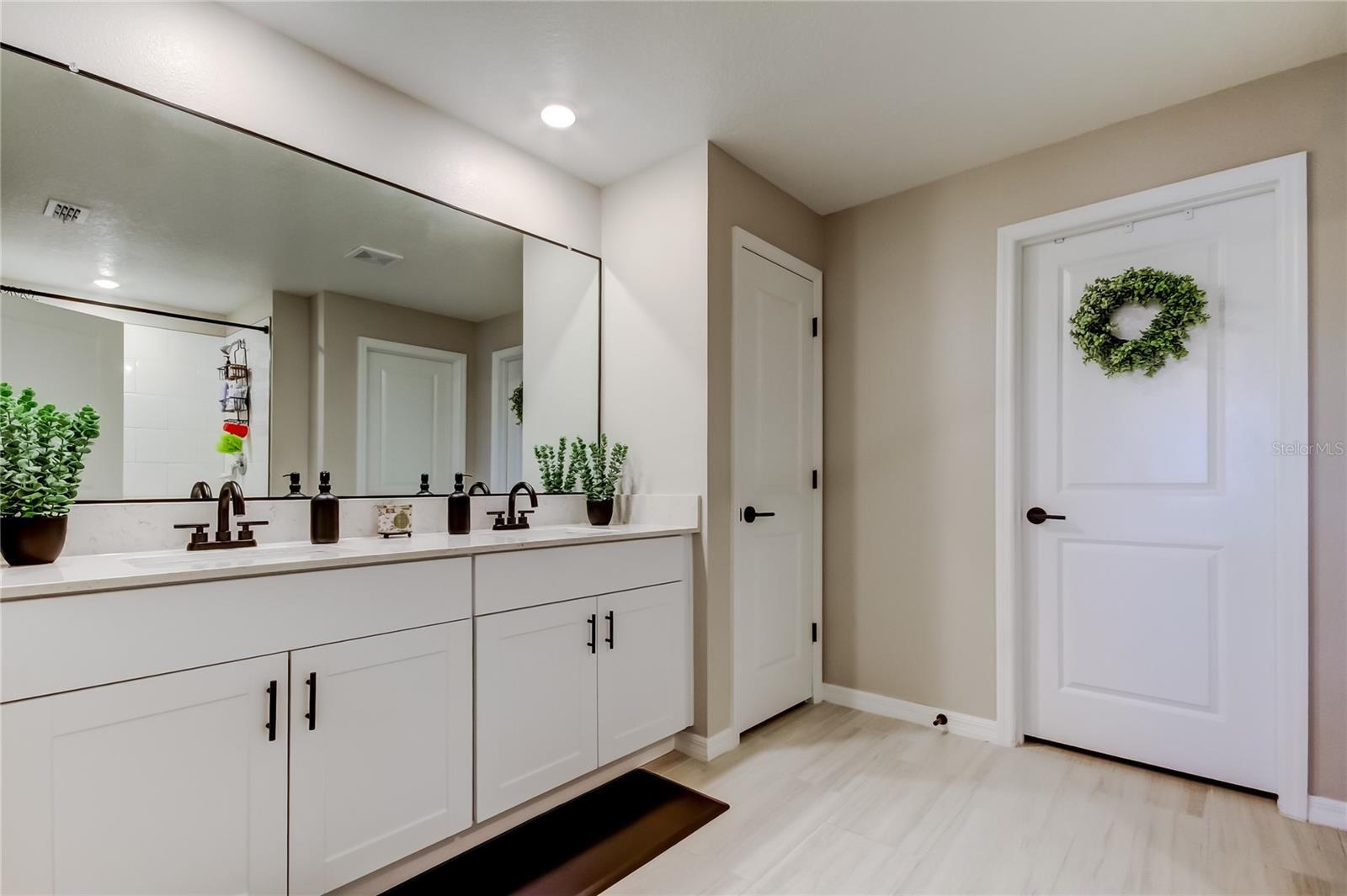 Image 17 of 31 For 11325 Linden Depot Road