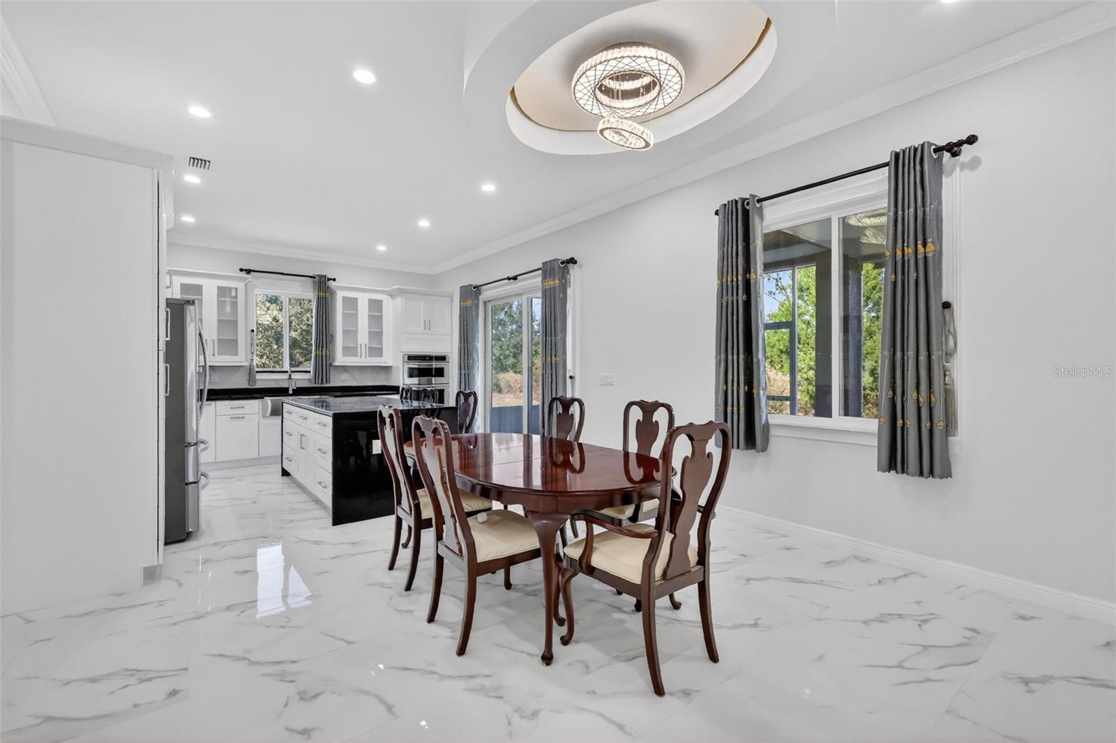 Image 20 of 47 For 588 Dowling Circle