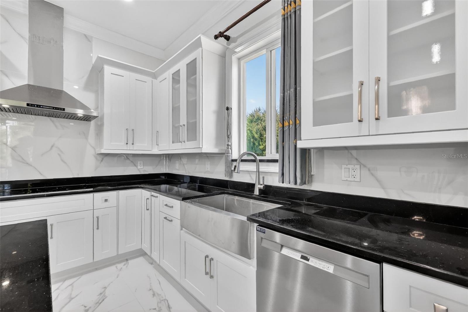 Image 24 of 47 For 588 Dowling Circle