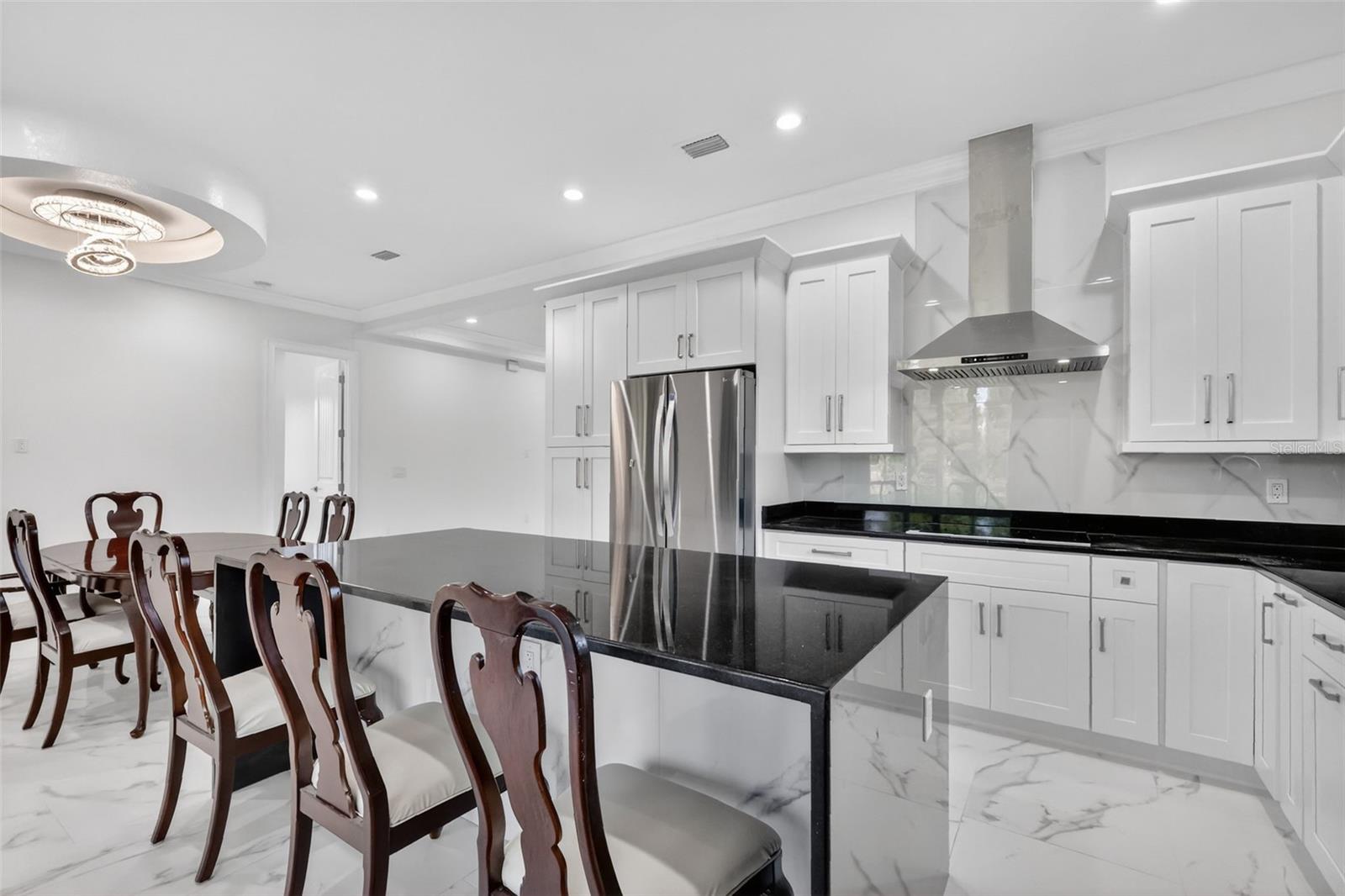 Image 25 of 47 For 588 Dowling Circle