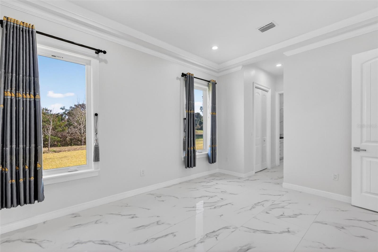 Image 31 of 47 For 588 Dowling Circle