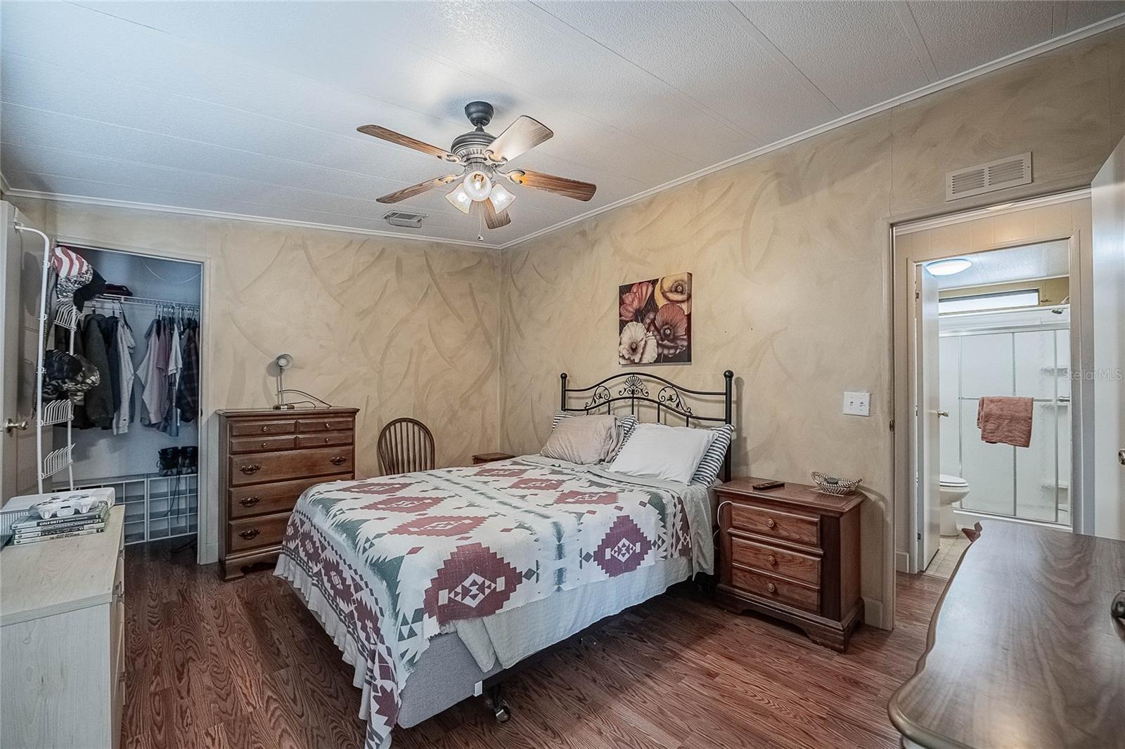 Image 18 of 37 For 4313 Cherrywood Street