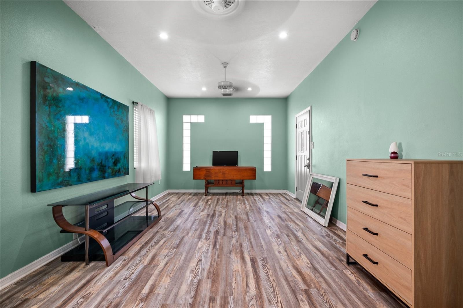 Image 11 of 36 For 435 3rd Street Nw