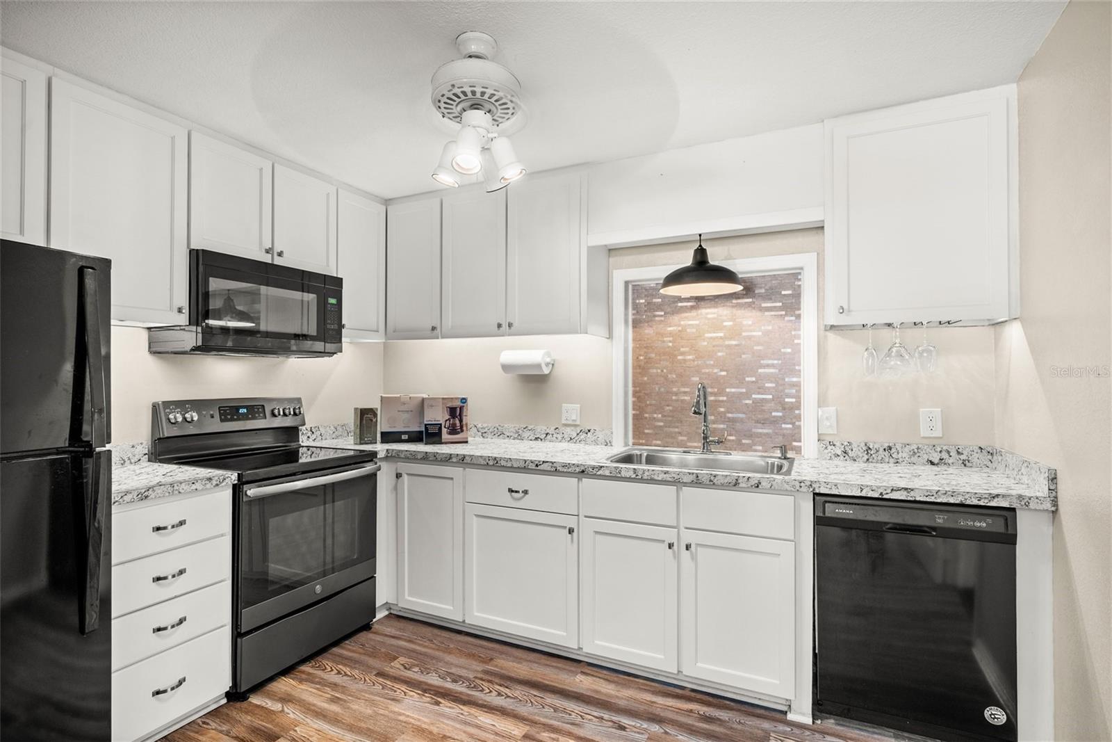 Image 7 of 36 For 435 3rd Street Nw