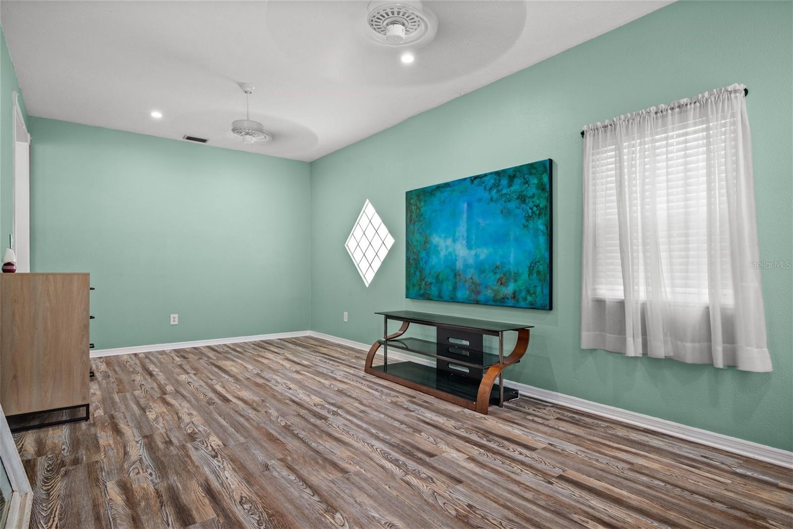 Image 9 of 36 For 435 3rd Street Nw