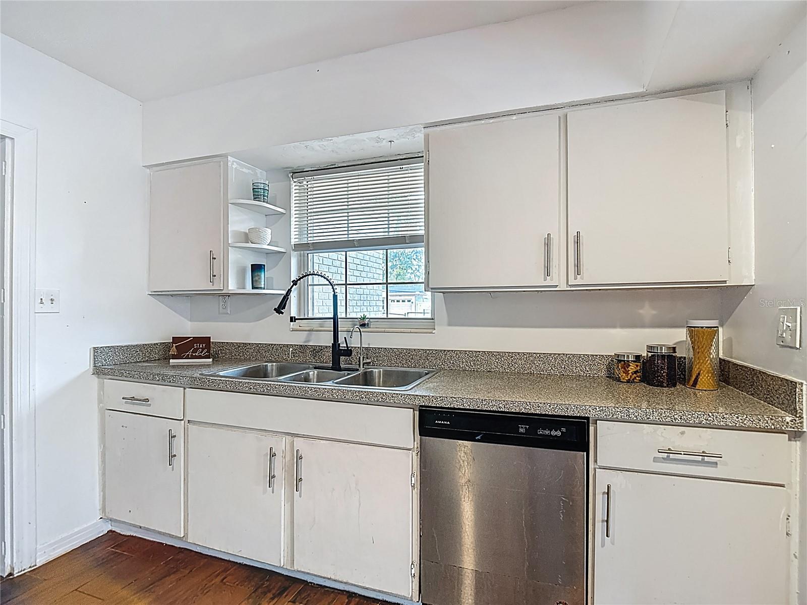 Image 15 of 52 For 2906 Paris Street