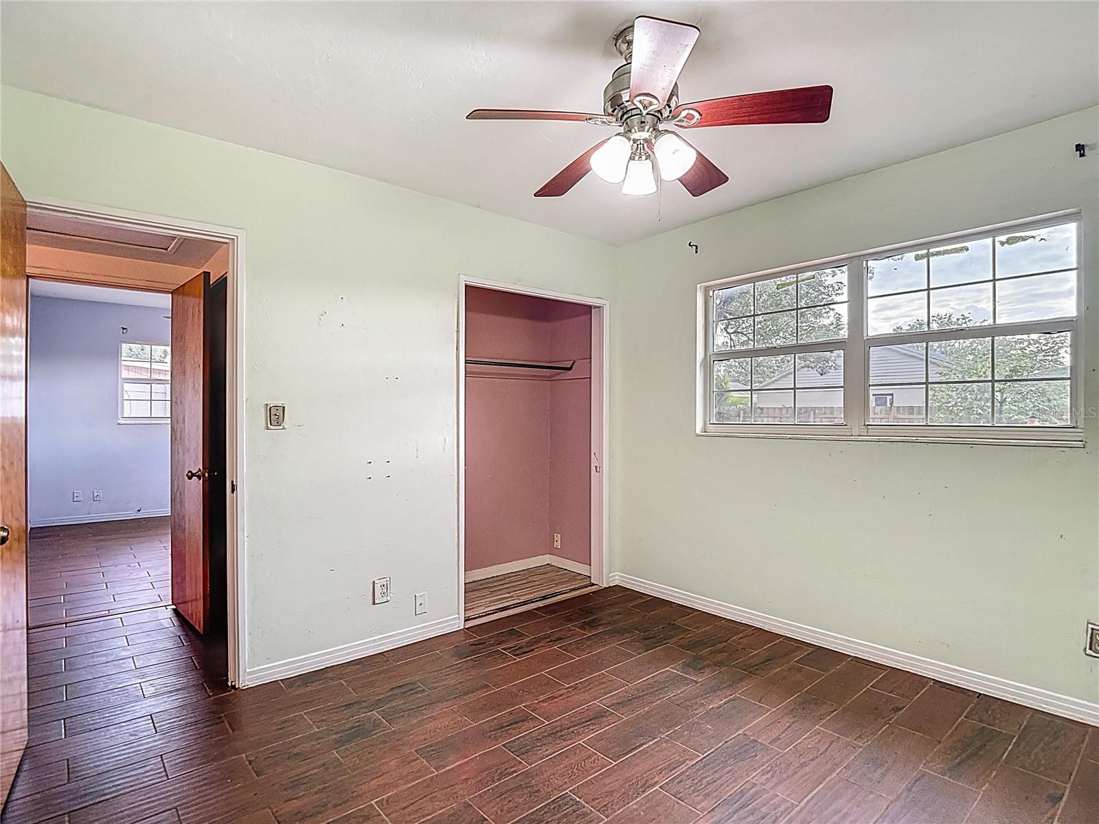 Image 19 of 52 For 2906 Paris Street