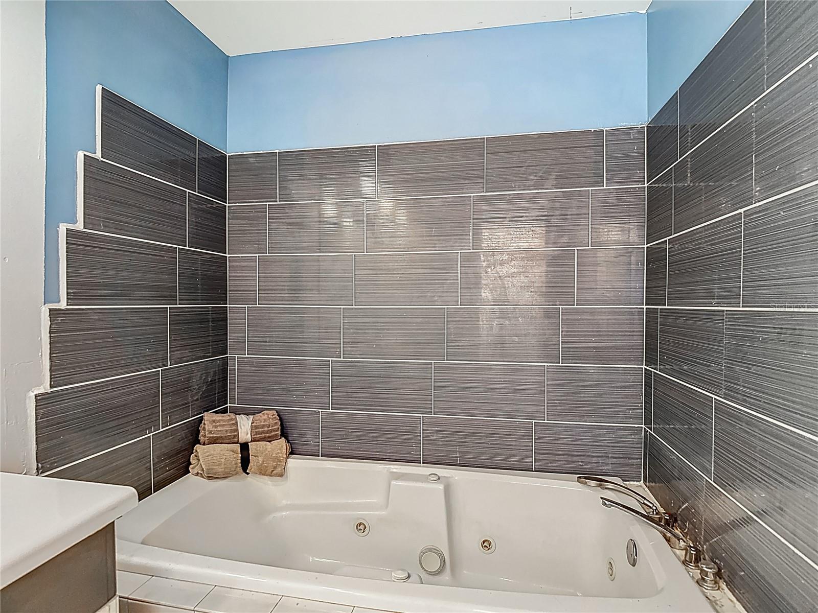 Image 23 of 52 For 2906 Paris Street