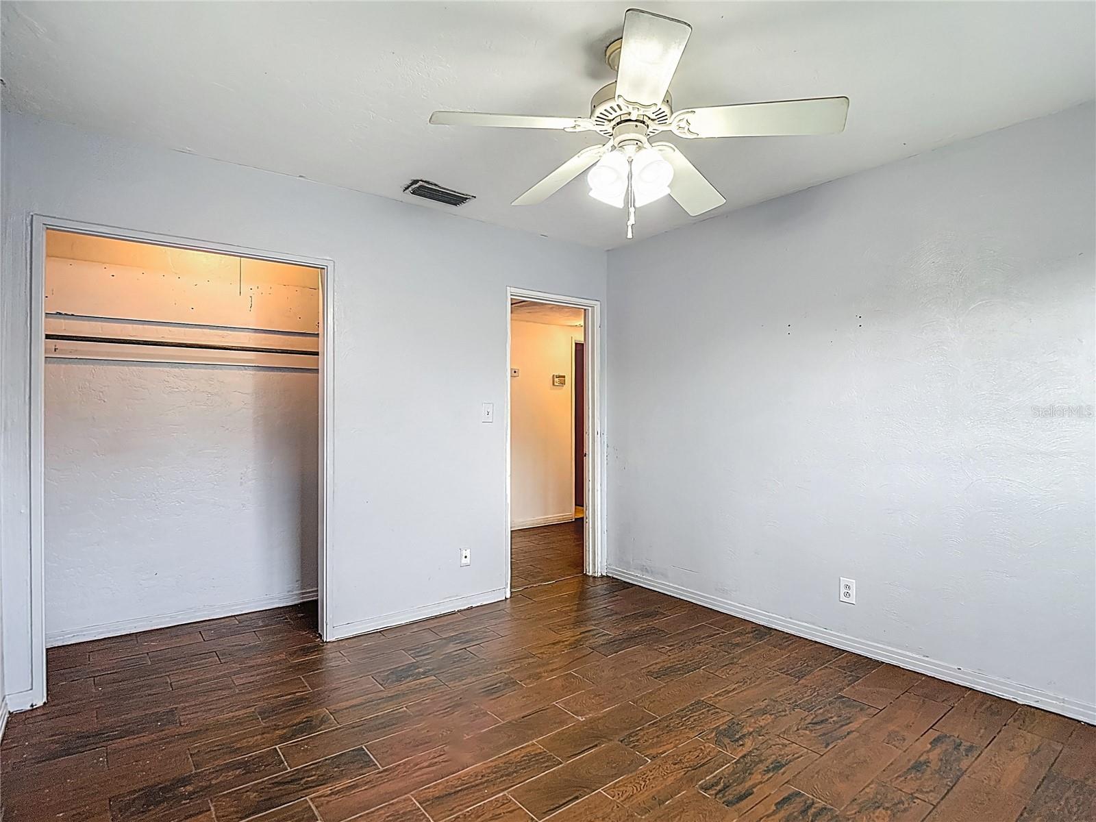 Image 26 of 52 For 2906 Paris Street