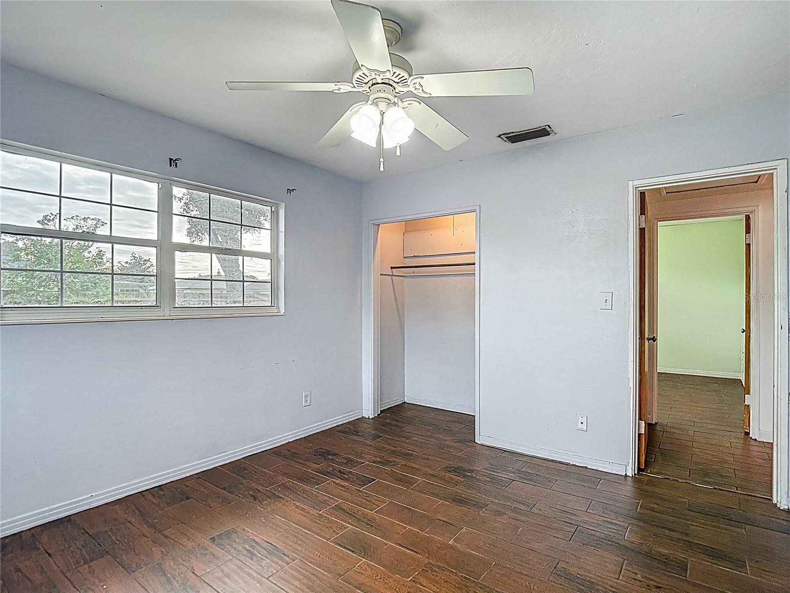 Image 27 of 52 For 2906 Paris Street