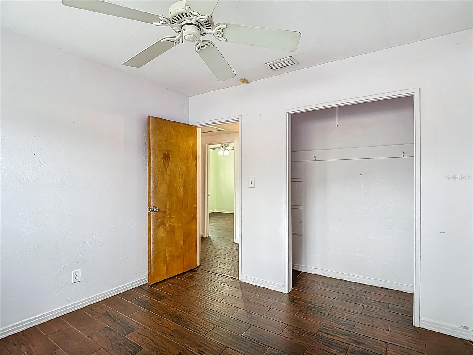 Image 30 of 52 For 2906 Paris Street