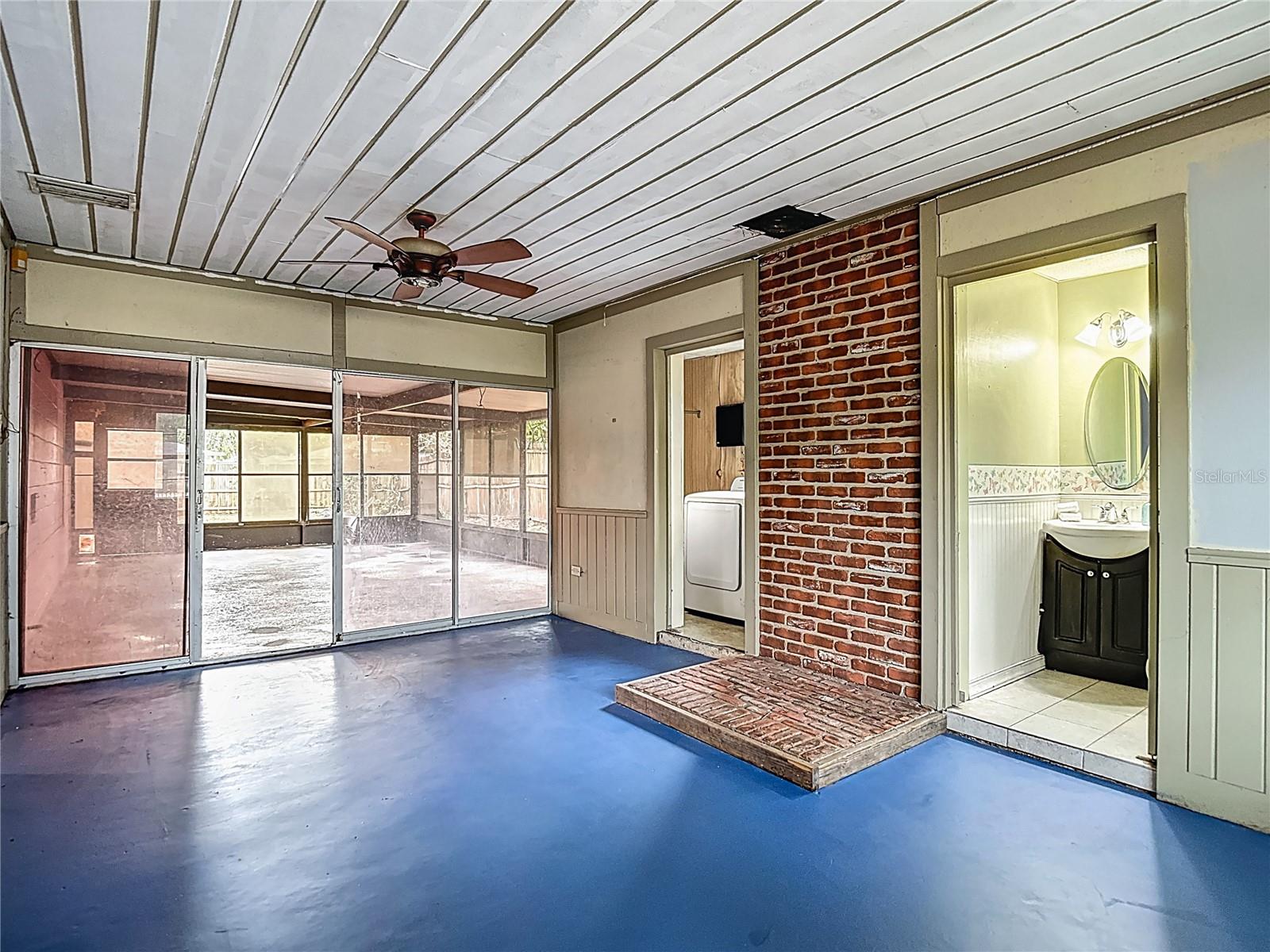 Image 33 of 52 For 2906 Paris Street